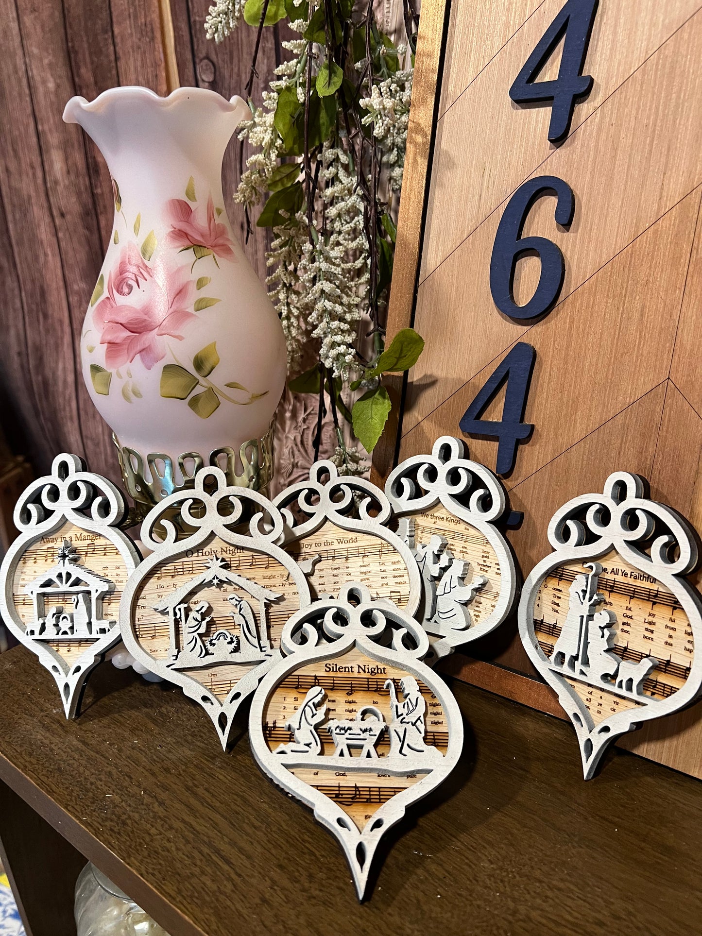 Holiday musical ornaments